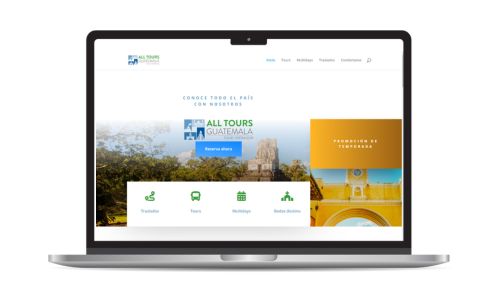 Computadora mostrando el sitio web de All Tours, Tour Operador de Guatemala